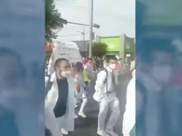 Liberan a médico interno detenido por supuesto robo de insumos Liberan a médico interno detenido por supuesto robo de insumos