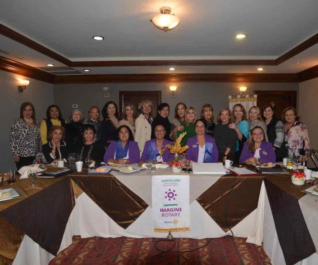 Celebran junta de octubre