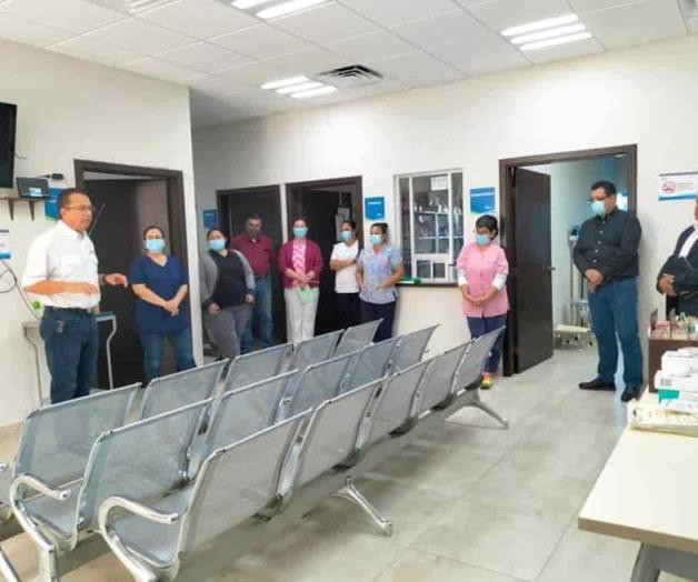 Visita el doctor Rogelio Olivares centros de salud