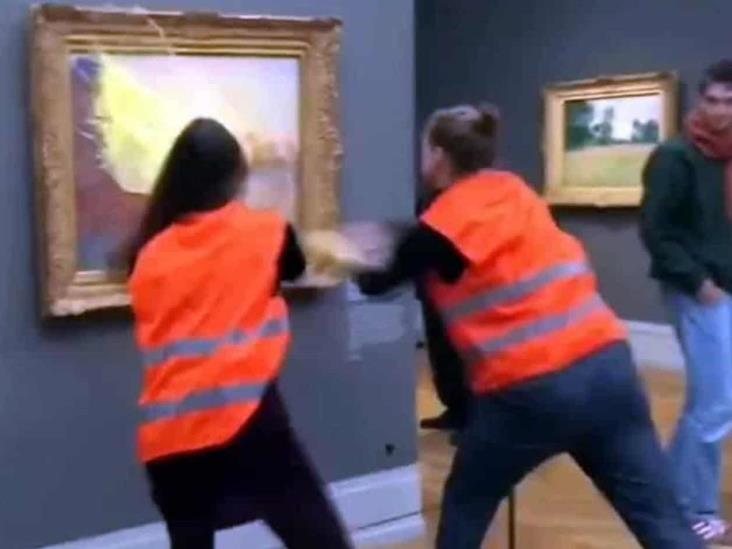 Lanzan ahora puré de papa a un Monet en Berlín Lanzan ahora puré de papa a un Monet en Berlín
