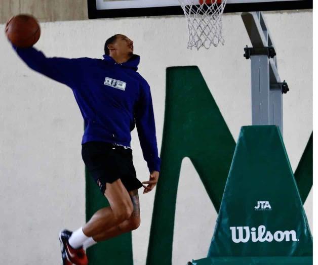 Renuncia otra vez a selección Renuncia otra vez a selección
