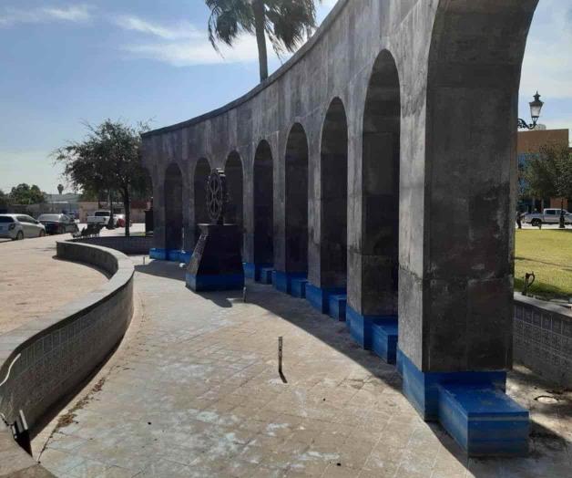 Fuente de la plaza es monumento al olvido