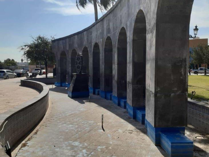 Fuente de la plaza es monumento al olvido Fuente de la plaza es monumento al olvido