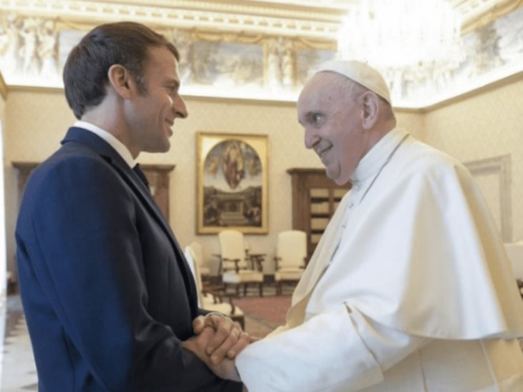 El Papa se reúne durante casi una hora con Macron en el Vaticano para hablar de la paz en Europa El Papa se reúne durante casi una hora con Macron en el Vaticano para hablar de la paz en Europa