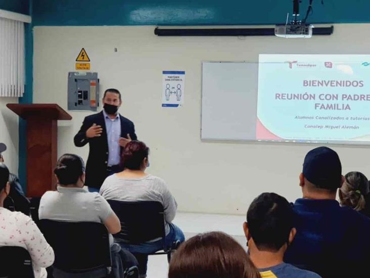 Se reúne directiva del Conalep con padres de familia Se reúne directiva del Conalep con padres de familia