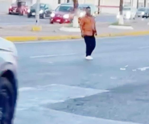 Sorprende “lluvia” de billetes en calles de Coahuila