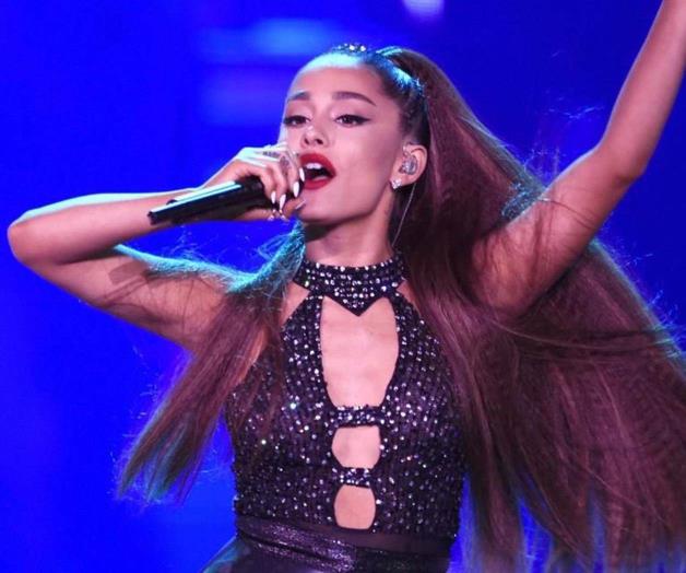Transforma Ariana Grande su cabellera para Wicked 