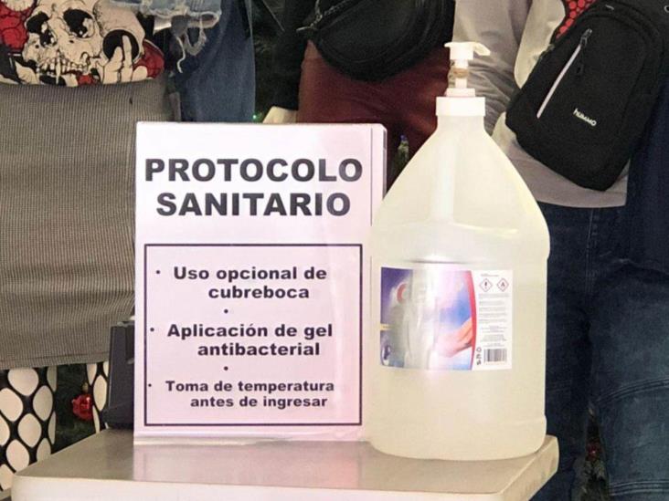 Permiten comercios entrada a clientes sin cubre bocas Permiten comercios entrada a clientes sin cubre bocas