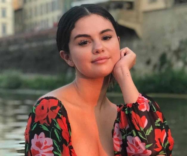Cancela Selena Gomez su aparición en The Tonight Show 