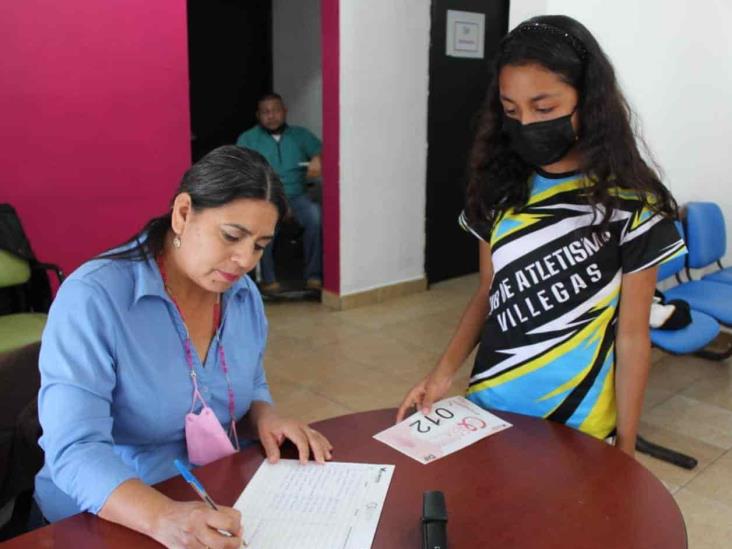 Recaudan dinero contra el cáncer Recaudan dinero contra el cáncer