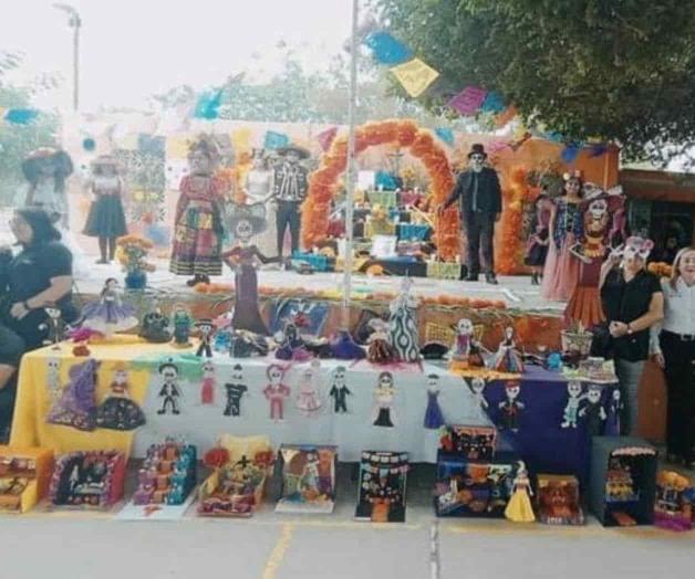 Celebra primaria Benito Juárez Día de Muertos