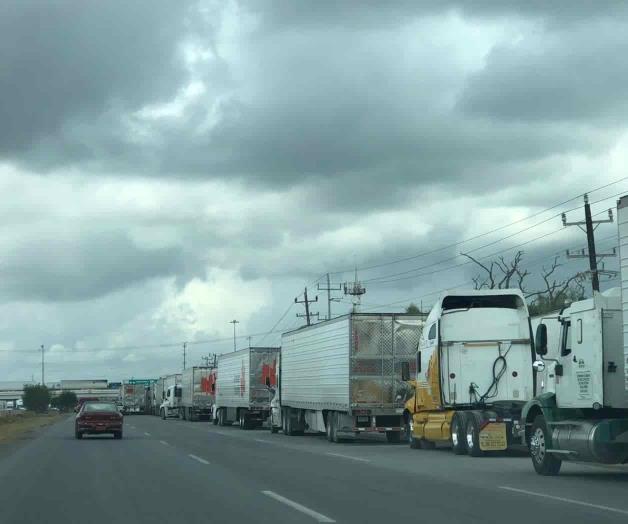 Transportistas vuelven a las filas en puente Pharr
