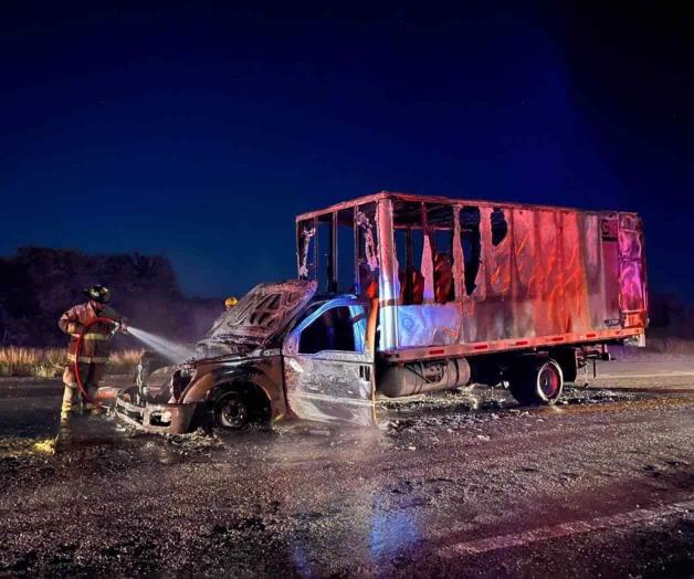 Se incendia camión por falla mecánica