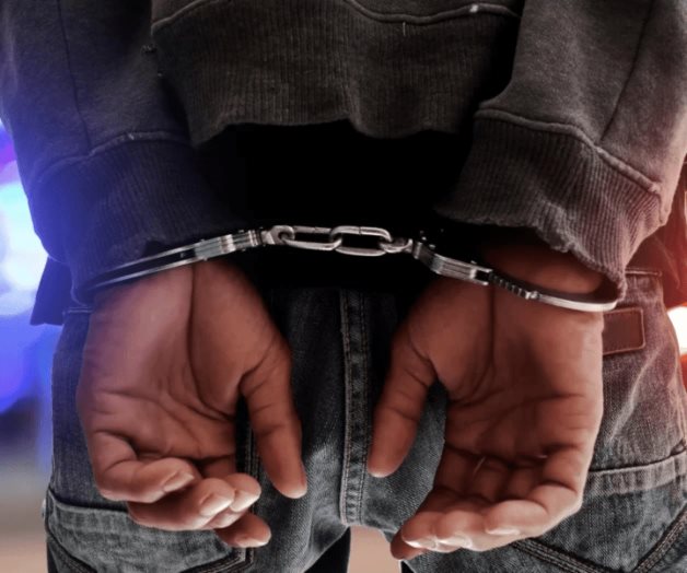 Sentencian por tráfico de drogas a expolicía