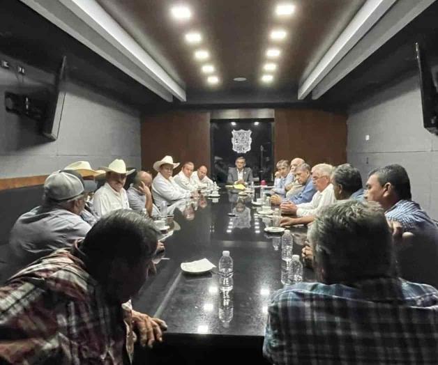 Encabeza Américo la lucha por el agua