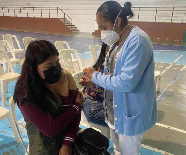 Inician con aplicación de vacunas contra el Covid-19