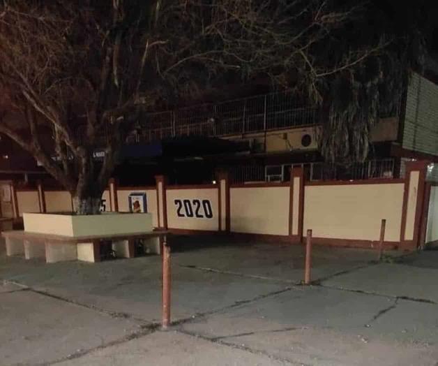 Ajustan horarios en escuela secundaria