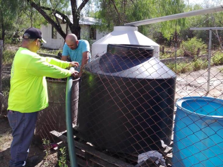 Llevan agua en pipas a colonia Del Bosque Llevan agua en pipas a colonia Del Bosque