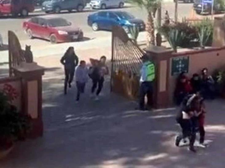 Huyen de balaceras en Caborca y Guaymas; cierran escuelas Huyen de balaceras en Caborca y Guaymas; cierran escuelas