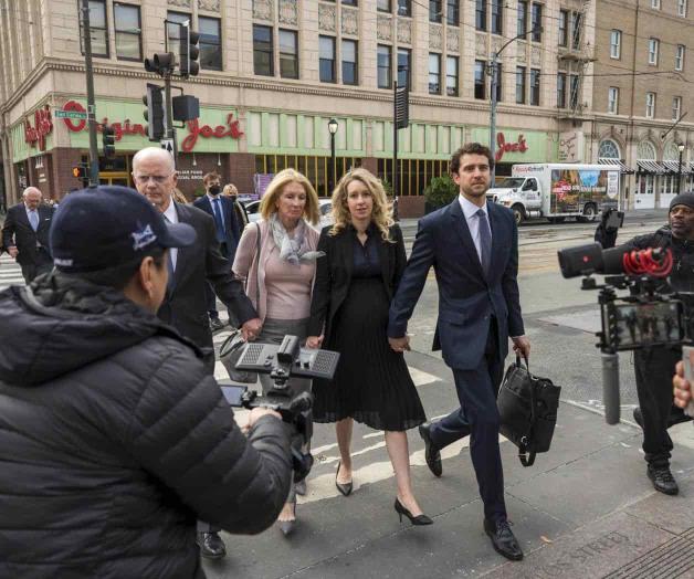 Dan 11 años de cárcel a la CEO de Theranos Dan 11 años de cárcel a la CEO de Theranos