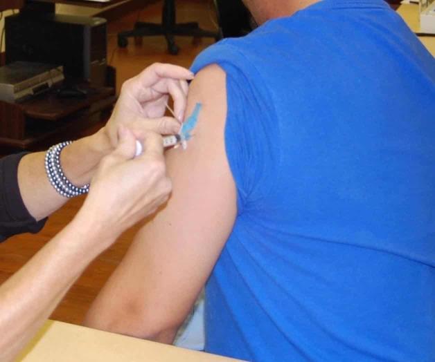 Llaman a vacunarse por arribo de la gripe