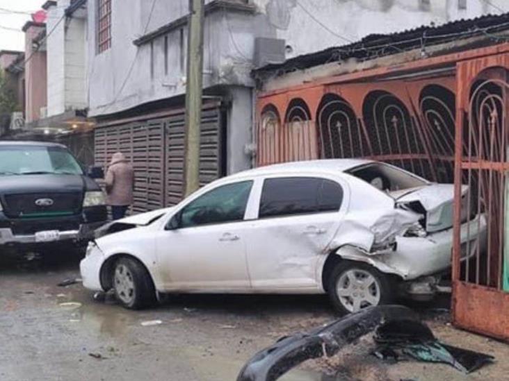 Atribuyen accidente al pavimento mojado Atribuyen accidente al pavimento mojado