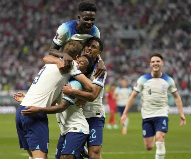 Inglaterra atropella a Irán