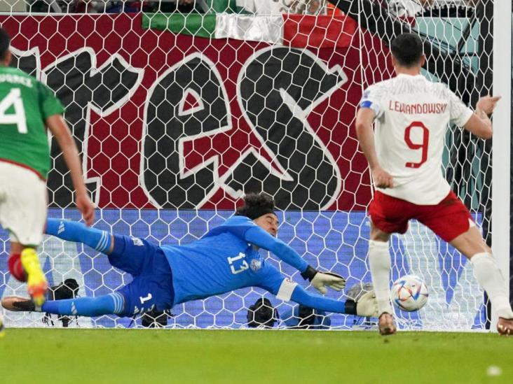 Guillermo Ochoa salva a México y empata ante Polonia Guillermo Ochoa salva a México y empata ante Polonia