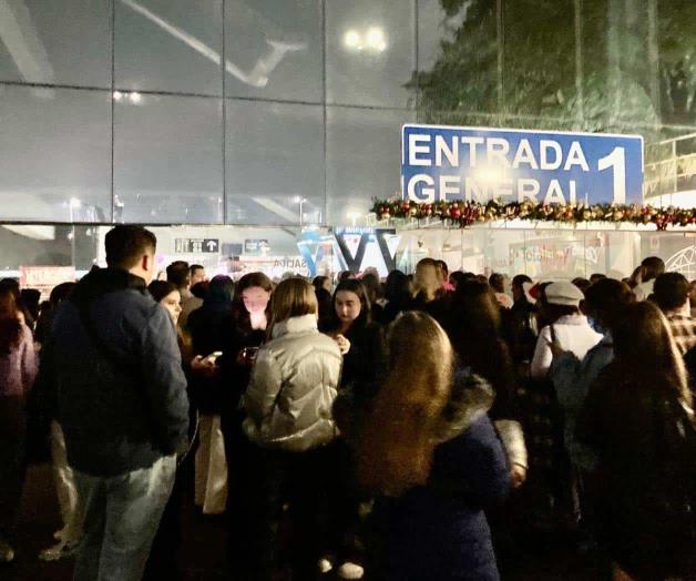 Viven caos fans de Harry Styles por boletos falsos en Arena 