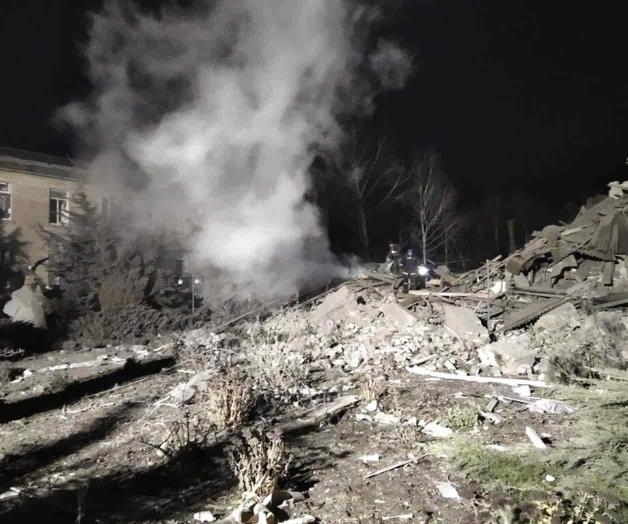 Ataques rusos provocan apagones en Ucrania; dejan 3 muertos