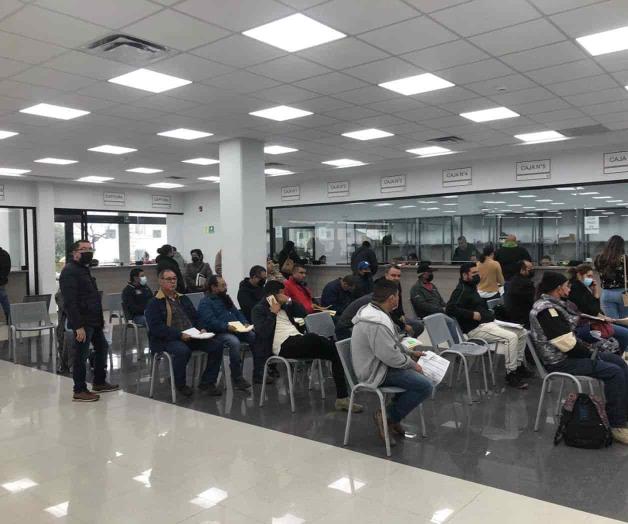 Acaparan fichas para renovación de licencias