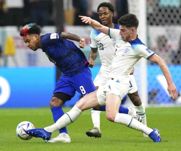 Se hace Inglaterra del liderato tras empatar ante EU 