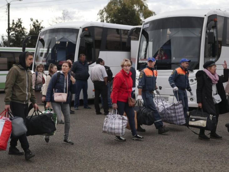 Comienzan a evacuar a residentes de Jersón Comienzan a evacuar a residentes de Jersón