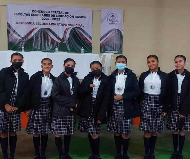 Obtienen segundo lugar en competencia de escoltas