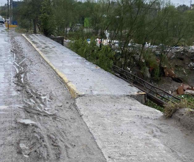 Advierten peligro en puente sin barandal