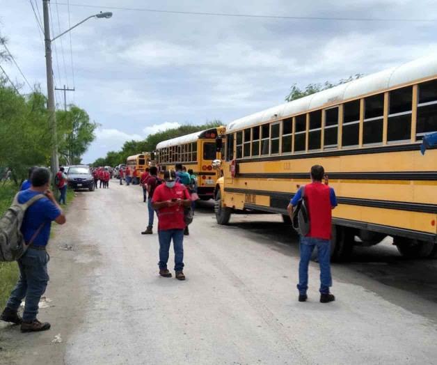 Exigen vecinos más corridas de camiones