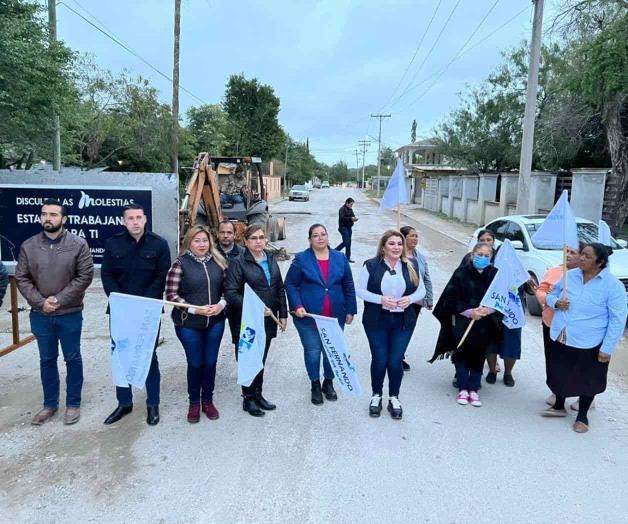 Arranca pavimentación de tres accesos viales