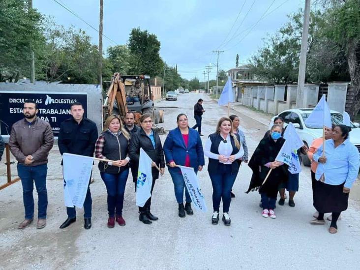 Arranca pavimentación de tres accesos viales Arranca pavimentación de tres accesos viales
