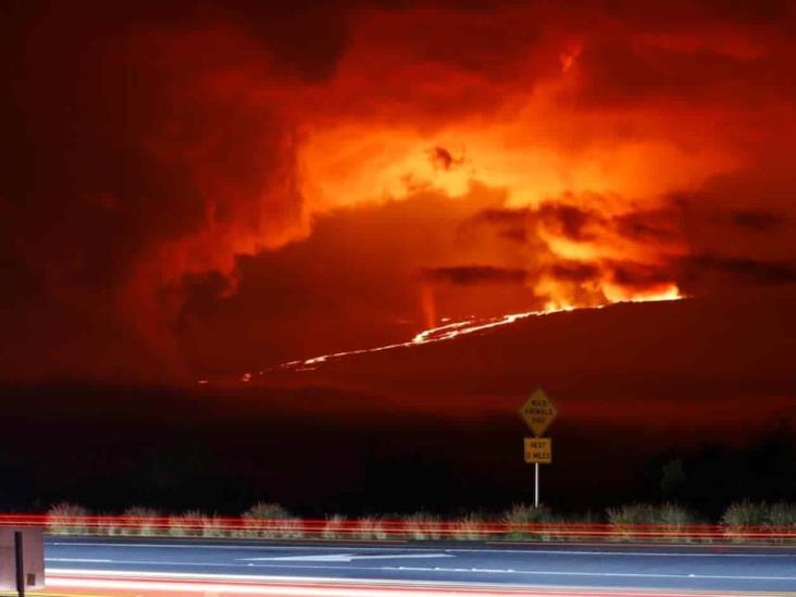 Lava fluye de volcán de Hawai mientras advierten de peligros Lava fluye de volcán de Hawai mientras advierten de peligros