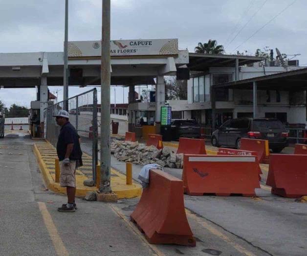 Cierran una caseta de cobro en puente