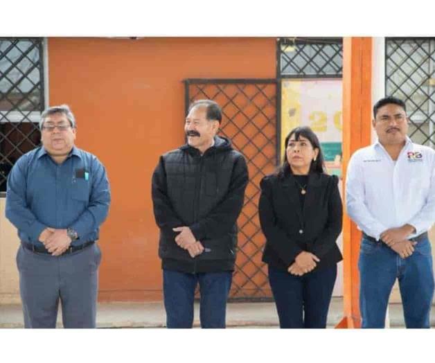 Inaugura el alcalde Escalón comedor en Telesecundaria