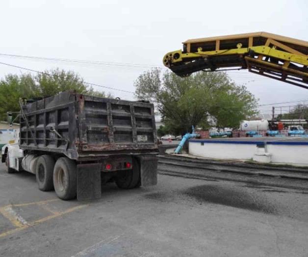 Inicia Obras Públicas rehabilitación de asfalto en Río Bravo