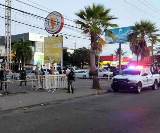 Asesinan a cinco hombres en bar de Acapulco