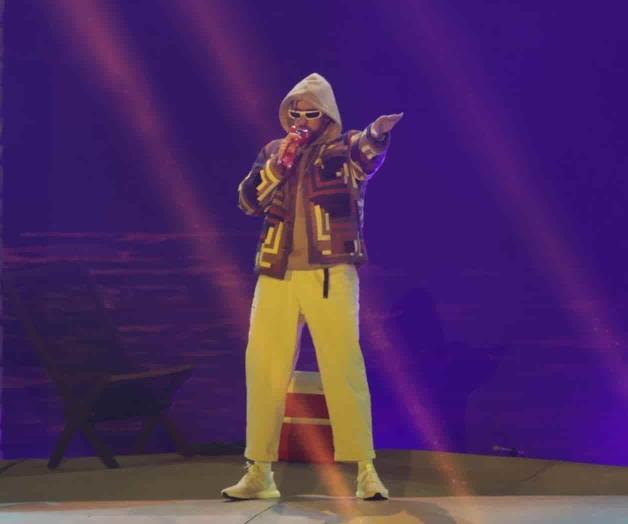 Colosal espectáculo: ¡Conejo ardiente! Colosal espectáculo: ¡Conejo ardiente!