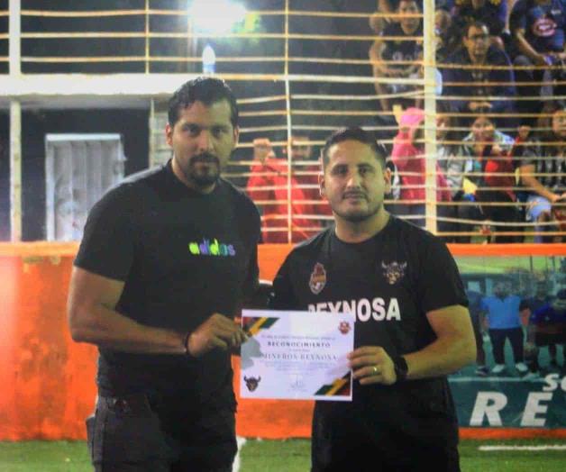 Entregan reconocimiento a los Mineros de Reynosa