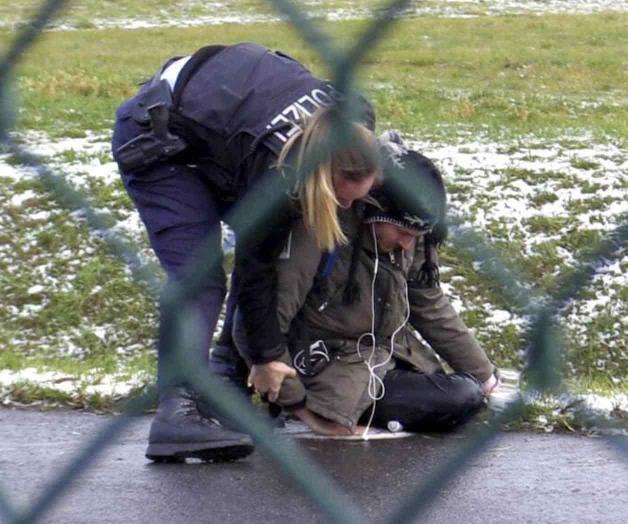 Activistas climáticos protestan en dos aeropuertos alemanes