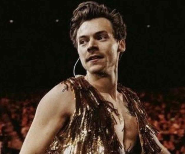 Golpe a Harry Styles en Brasil; roban mercancía oficial Golpe a Harry Styles en Brasil; roban mercancía oficial