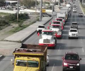 Llevan transportistas protesta a través de calles de Reynosa