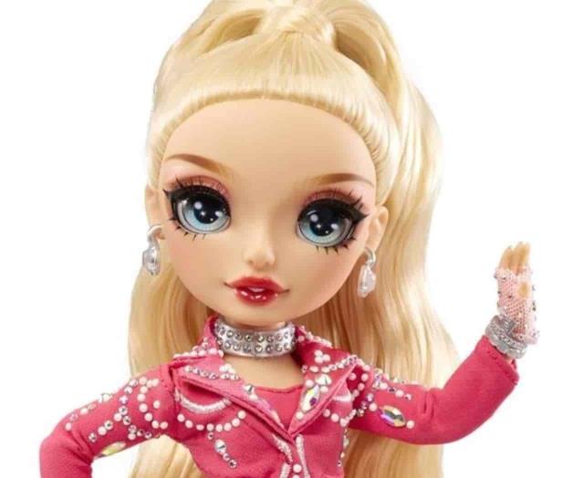 Paris Hilton llega al mundo de las muñecas Rainbow High Paris Hilton llega al mundo de las muñecas Rainbow High