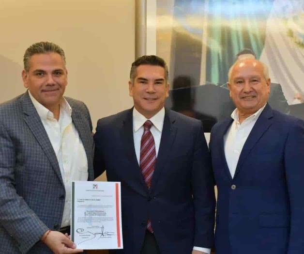 Es Carlos Solís nuevo dirigente del PRI estatal Es Carlos Solís nuevo dirigente del PRI estatal